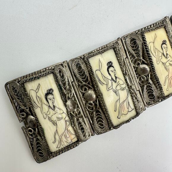 Antique Chinese silver filigree Scrimshaw etched woman ox bone panel bracelet - Picture 5 of 12